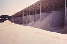 Feed commodity barn