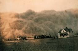 Dust storm approaching town